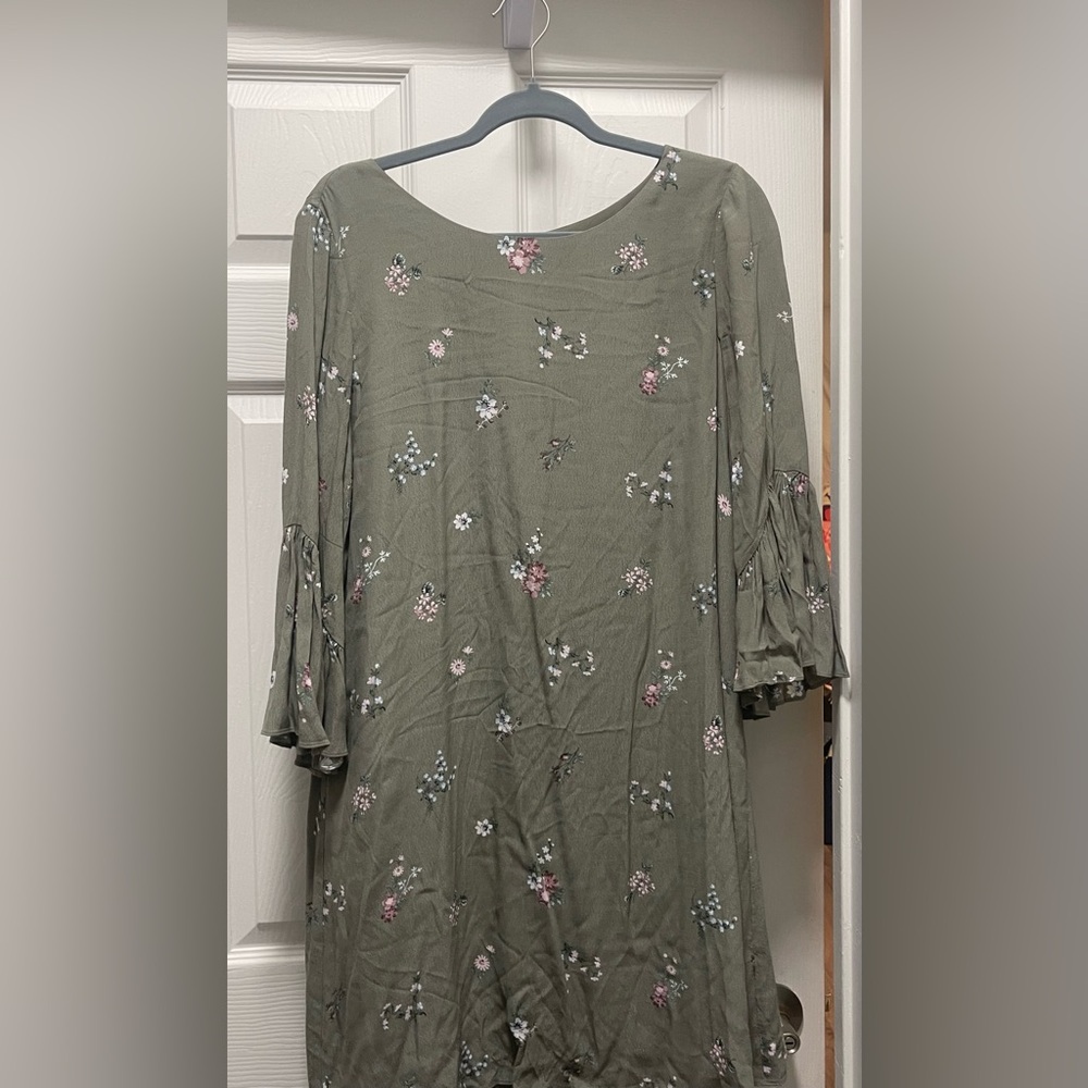 Vince Camuto Sage Green Floral Dress